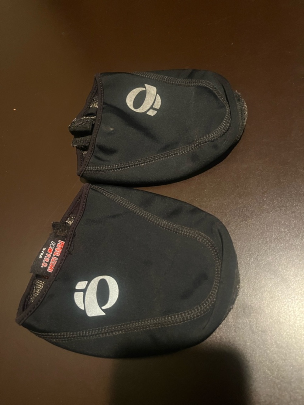 Pearl Izumi Black Cycling Toe Covers with Reflective Logo